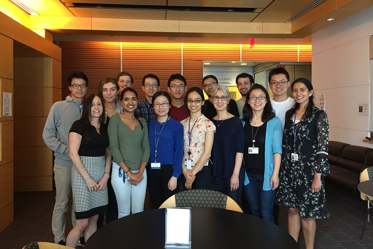 Massagué lab group shot with Research Tech Saloni Agrawal and grad student Yun-Han (Hannah) Huang