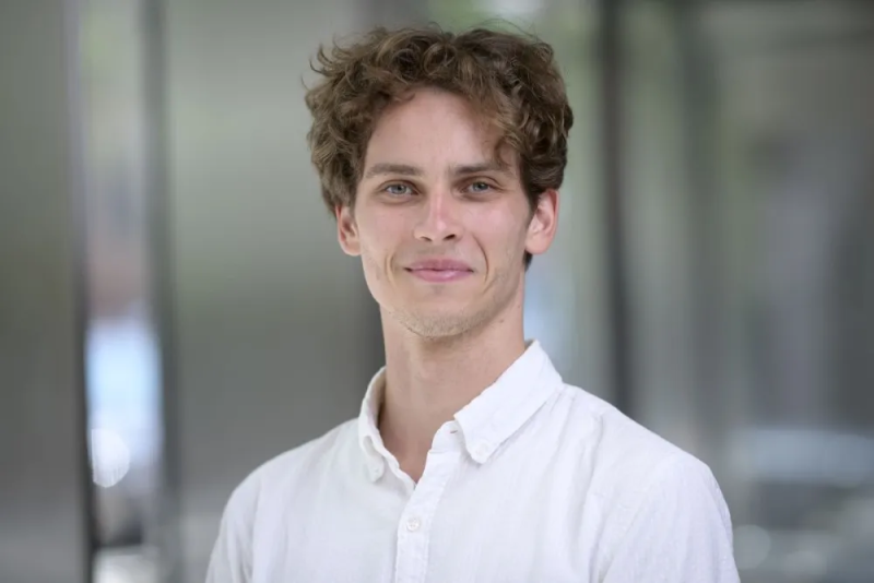 Headshot photo of Thomas Close.