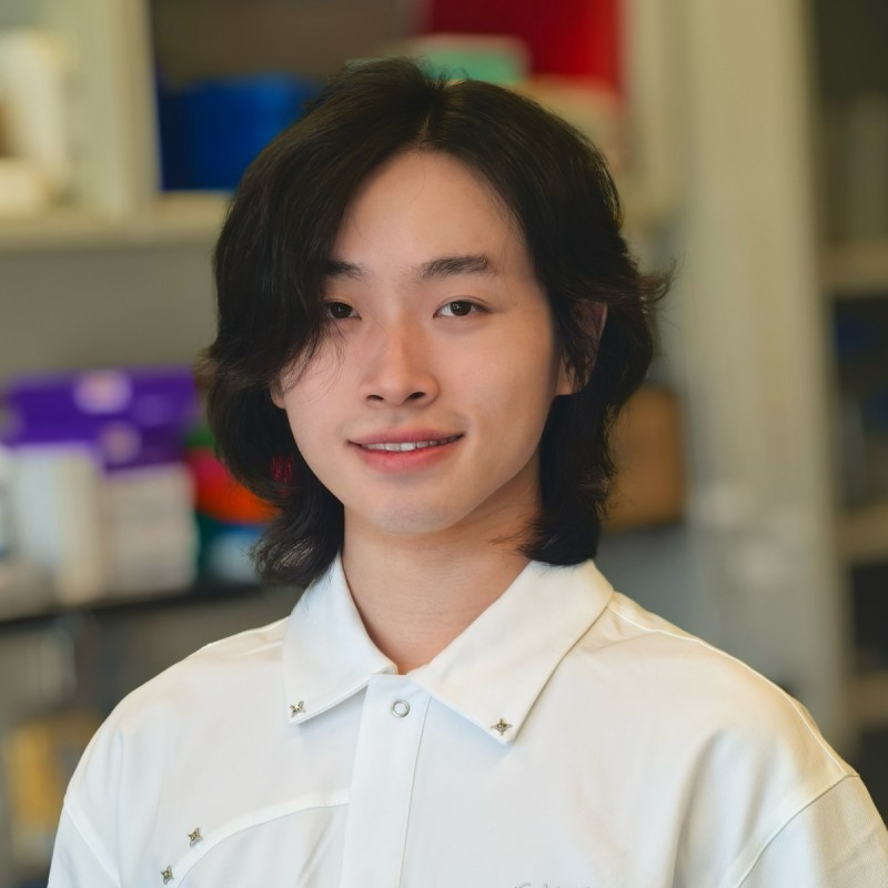 Hanyi Jia, graduate student