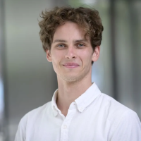 Headshot photo of Thomas Close.